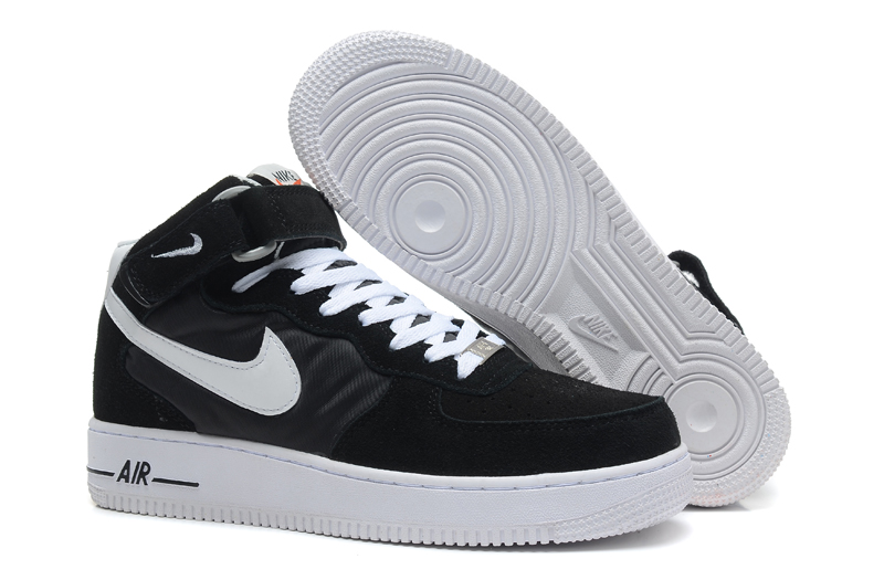 Nike Air Force Forte De 2013 Hommes Chaussures Fourrure Blanc Noir